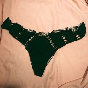 Acacia swimwear chuns bottoms petite black